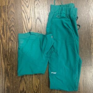 Green scrubs from Grey’s Anatomy by Barco in XS